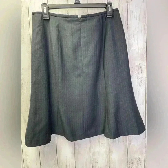 Calvin Klein skirt suit size 8p Color Black with pin stripe pattern/Work/Career - Picture 14 of 16